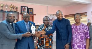 Gospel Minister Dunsin Oyekan in UI, Pays Courtesy Visit to VC Gospel Minister Dunsin Oyekan in UI, Pays Courtesy Visit to VC