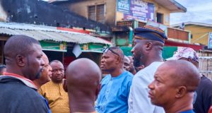 HOPE-ALAKIA INFERNO: Akinola Sympathizes, Donates N2m to Assist Affected Persons HOPE-ALAKIA INFERNO: Akinola Sympathizes, Donates N2m to Assist Affected Persons