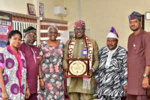 UI Registrar Becomes a Fellow of the   Chartered Institute of Management and Leadership, USA