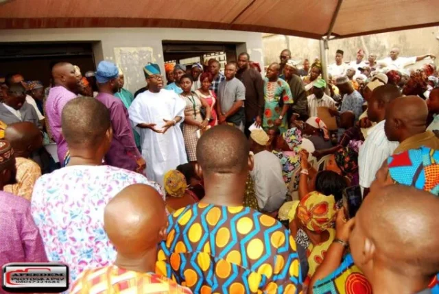 Rilwan Adesoji Akanbi Foundation Supports Market Men, Women, Artisans In Ibarapaland