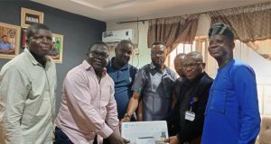 OYO: We’ll Continue to Partner Nigeria Police for Inclusive Policing — Alayande Varsity VC, Olaniyan, Donates Computer System to Ojongbodu Police Division We'll Continue to Partner Nigeria Police — Varsity VC, Olaniyan