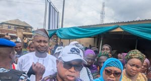 Fadiran Distributes Relief Funds in Osun as NIWA MD, Oyebamiji, Welcomes Hundreds of PDP Members to APC Fadiran Distributes Relief Funds in Osun as Hundreds Defect to APC