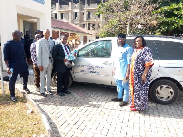 Daily News NG — Ajayi Crowther Uni. Alumni Donate Sienna Bus to Alma Mater