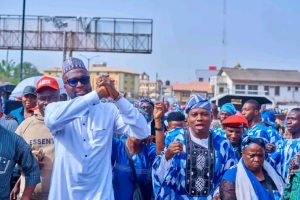 Akinola Kazeem Felicitates Ex-Inukan LCDA Chairman, Hon. Saheed Olanrewaju Solution on His Birthday