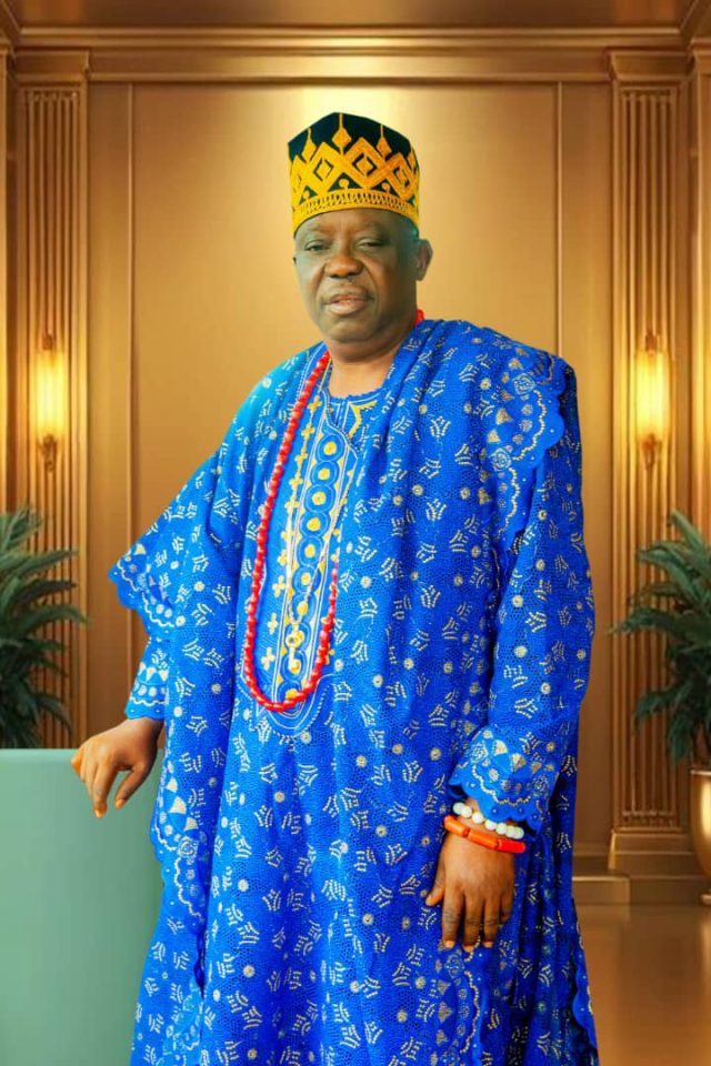 Adeoti Celebrates High Chief Lateef Oladapo, Maye Parakoyi of Ibadanland, at 70