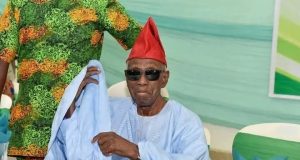 Barr Akeem Agbaje Honours Elder Statesman Chief Timothy Jolaoso on His 91st Birthday Agbaje Celebrates Chief Timothy Jolaoso At 90th Birthday