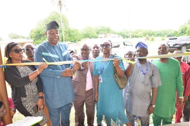 Alayande Varsity VC, Olaniyan Hands Over Renovated Building For Proposed JUPEB Program To Committee
