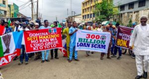N300bn Loan: APC Protests in Ibadan, Alleges Makinde of Sabotaging Oyo’s Future N300bn Loan: APC Protests in Ibadan, Accuses Makinde of Mortgaging Oyo’s Future, Demands Protection for Whistleblower Lawmaker Shittu