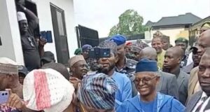 The Historic Visit of Atiku Abubakar to Kabiyesi Oba Rashidi Ladoja But Obasanjo was determined to crush anyone loyal to Atiku. He turned his presidential arsenal against perceived enemies: Atiku in Abuja, Tinubu in Lagos, Boni Haruna in Adamawa, Danjuma Goje in Gombe—and most ruthlessly, Rashidi Ladoja in Oyo State.