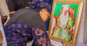 Reps Aspirant, Dr. Olamide Junaid, Mourns Death of Sarkin Hausawa of Ibadan, Pays Condolence Visit