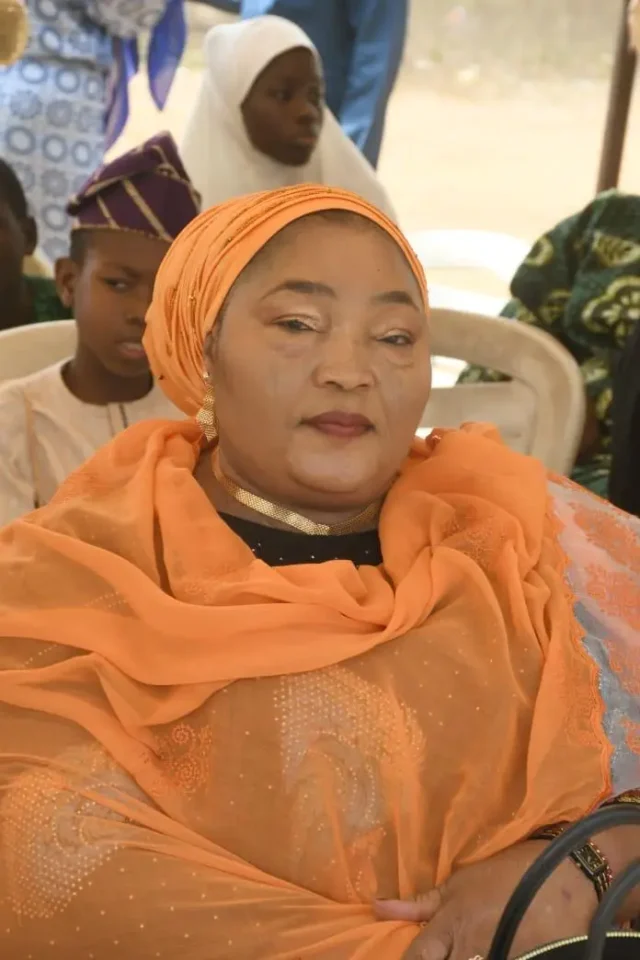 dbc9766e-8607-42b0-a743-05aa50d3a596