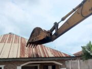 Oyo Govt. Demolishes Building Used as Kidnappers’ Hideout in Adelabu Family Abduction Oyo Govt. Demolishes Building Used as Kidnappers’ Hideout in Adelabu Family Abduction