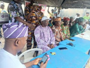 akinola-kazeem-declares-support-for-apc-candidates-in-oyo-as-egbeda-apex-leaders-meet